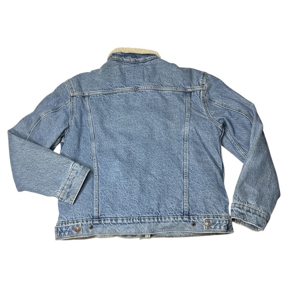 Levi’s Embellished Sherpa Denim Trucker Jacket Medium - Picture 10 of 13